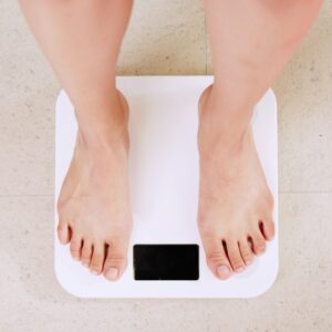 赤腳站上體組成體重計測量